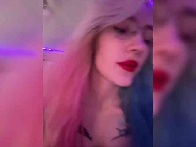 AlinnaAnnila, live webcam girl, age 22, from Россия, streaming now, chatten, zaadming