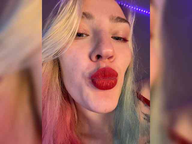 AlinnaAnnila, live webcam girl, age 22, from Россия, streaming now, chatten, zaadming