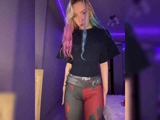 AlinnaAnnila, live webcam girl, age 22, from Россия, streaming now, chatten, zaadming