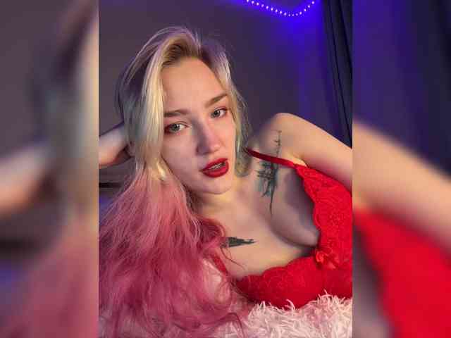 AlinnaAnnila, live webcam girl, age 22, from Россия, streaming now, chatten, zaadming