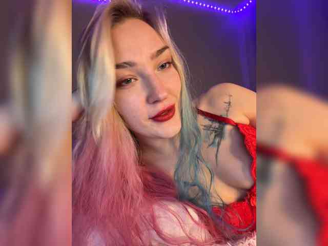 AlinnaAnnila, live webcam girl, age 22, from Россия, streaming now, chatten, zaadming