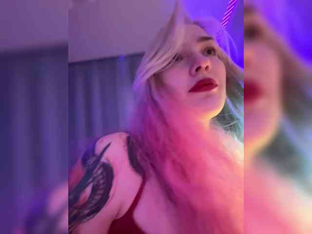 AlinnaAnnila, live webcam girl, age 22, from Россия, streaming now, chatten, zaadming