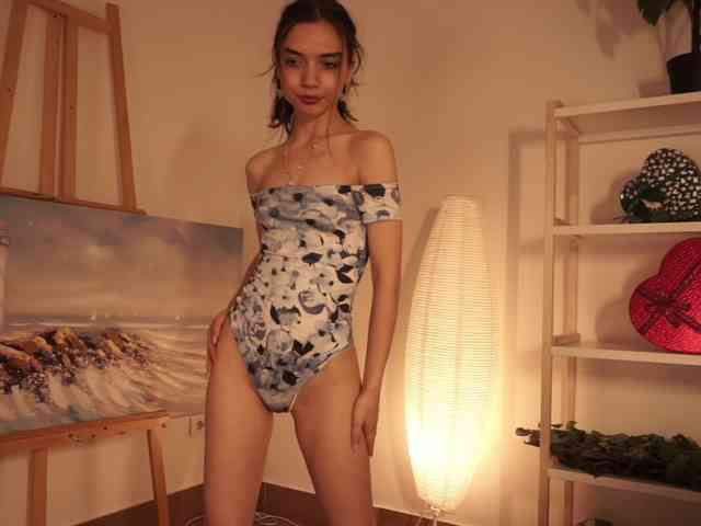 Pugovka-Squirter, live webcam girl, age 18, from RUSSIA, streaming now, pijpbeurt, camshow