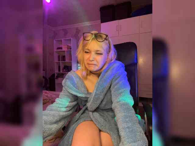 mefidufi, live webcam girl, age 21, streaming now, anaal spelen, kontvingeren