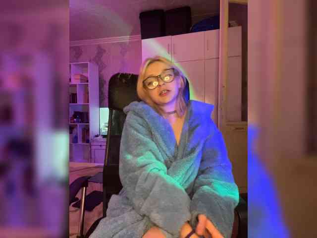 mefidufi, live webcam girl, age 21, streaming now, anaal spelen, kontvingeren