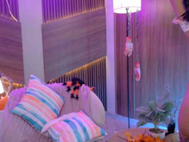 EmmaaFoster, live webcam girl, age 22, from COLOMBIA, streaming now, anaal spelen, kontvingeren