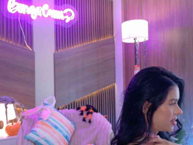 EmmaaFoster, live webcam girl, age 22, from COLOMBIA, streaming now, anaal spelen, kontvingeren