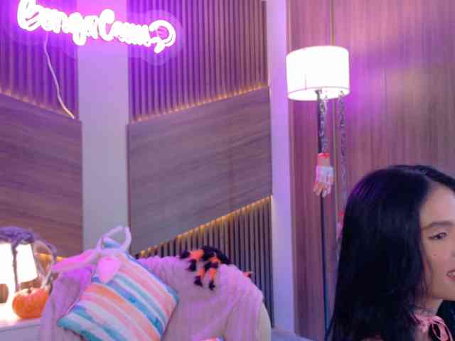 EmmaaFoster, live webcam girl, age 22, from COLOMBIA, streaming now, anaal spelen, kontvingeren