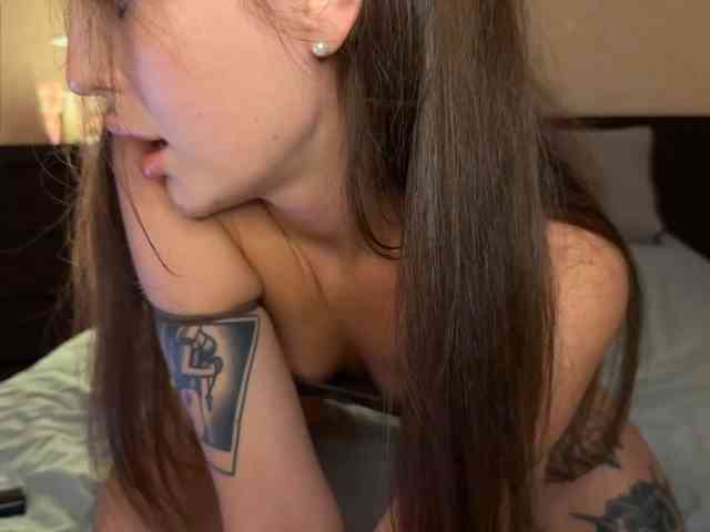 lipsylolly, live webcam girl, age 26, from POLAND, streaming now, dansen, genieten