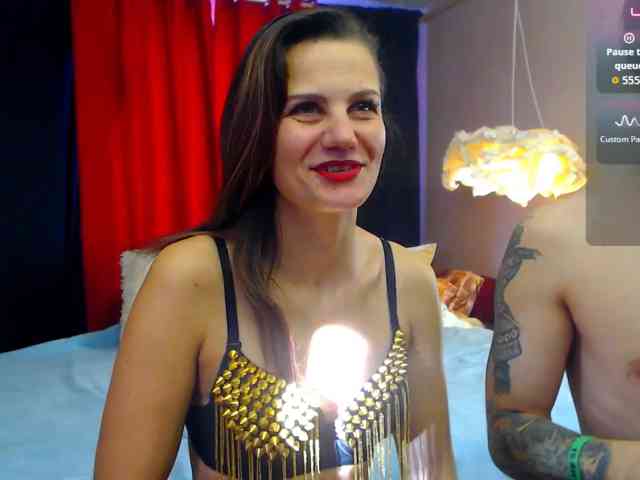 JinnAndJillian, live webcam girl, age 27, from Россия, streaming now, anaal spelen, kontvingeren