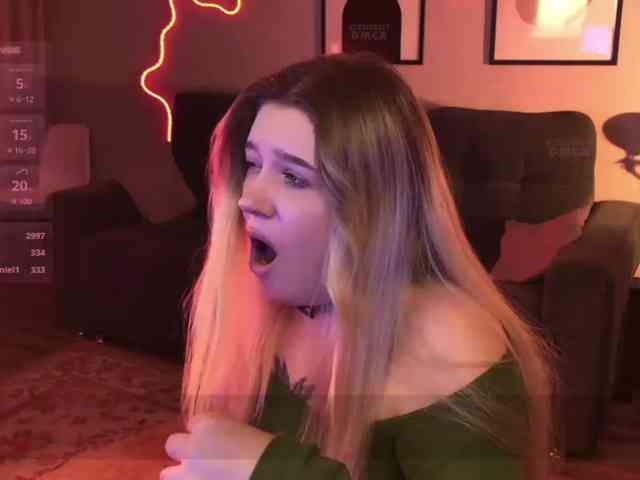 Mali-kiss, live webcam girl, age 19, from Россия, streaming now, pijpbeurt, camshow