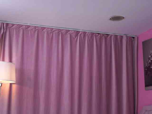 LaraBrynn, live webcam girl, age 23, from US, streaming now, pijpbeurt, camshow