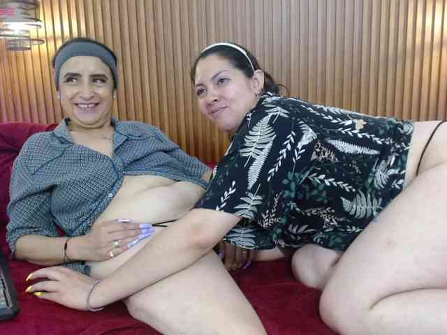 IrisyAnnita69, live webcam girl, age 37, from COLOMBIA, streaming now, pijpen, chatten