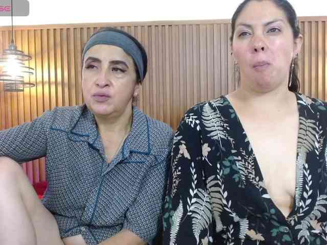 IrisyAnnita69, live webcam girl, age 37, from COLOMBIA, streaming now, pijpen, chatten