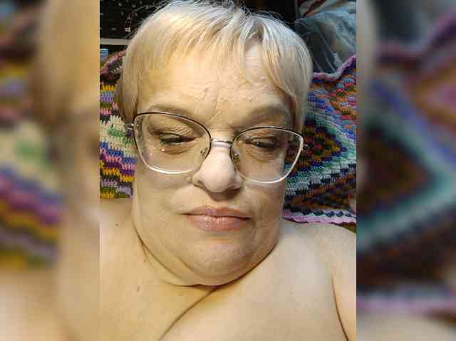 MAJIbILLIKA, live webcam girl, age 58, from Россия, streaming now, ballikken, balzuigen