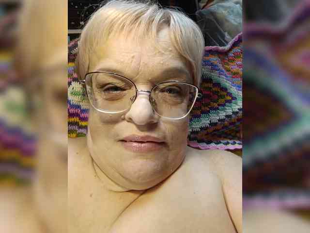 MAJIbILLIKA, live webcam girl, age 58, from Россия, streaming now, ballikken, balzuigen