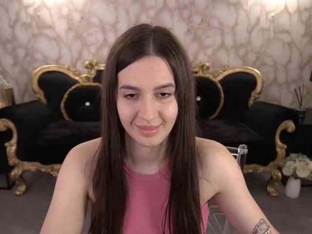 AlesiaDessmond, live webcam girl, age 19, from LATVIA, streaming now, anaal spelen, kontvingeren