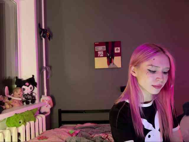 sexycute18, live webcam girl, age 18, from RUSSIA, streaming now, pijpbeurt, camshow