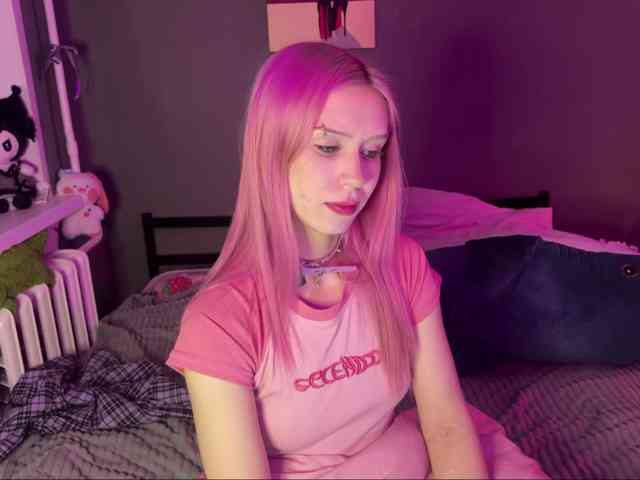 sexycute18, live webcam girl, age 18, from RUSSIA, streaming now, pijpbeurt, camshow