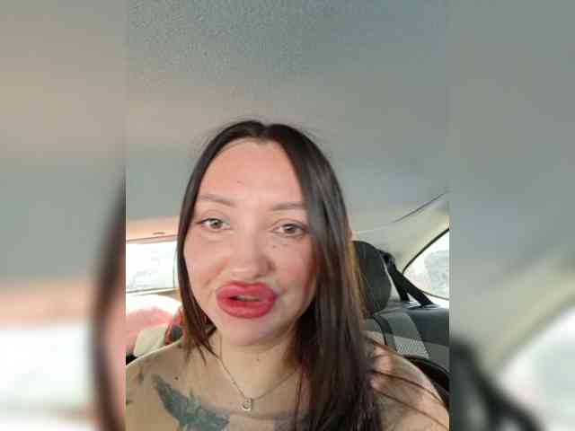pupaa, live webcam girl, age 28, streaming now, pijpbeurt, chatten