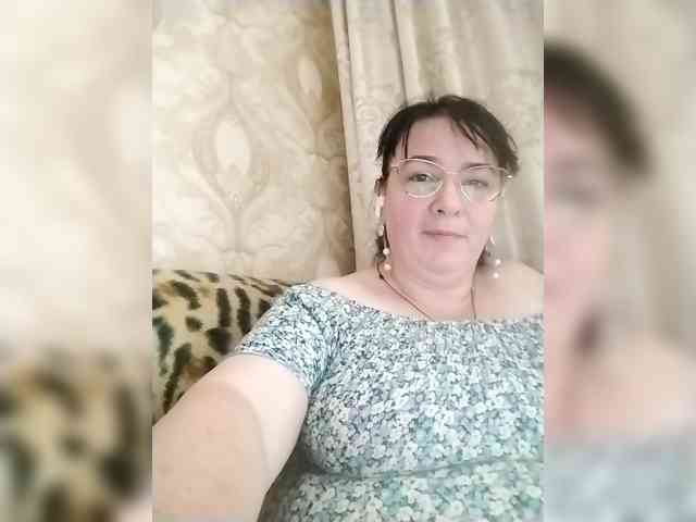 CharmingLady, live webcam girl, age 47, from Украина, streaming now, chatten, dansen