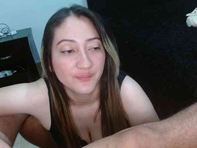 Catalina7641, live webcam girl, age 25, from COLOMBIA, streaming now, balzuigen, pik zuigen
