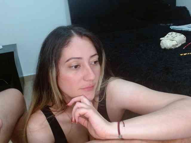 Catalina7641, live webcam girl, age 25, from COLOMBIA, streaming now, balzuigen, pik zuigen