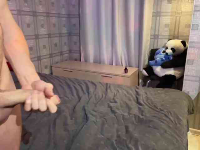 Double-Trouble, live webcam girl, age 19, from RUSSIA, streaming now, pijpbeurt, chatten