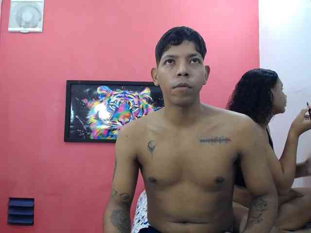 latinosninfomanos, live webcam girl, age 18, from COLOMBIA, streaming now, kontneuken, kontlikken
