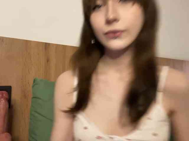 Lia-Kim, live webcam girl, age 18, from LATVIA, streaming now, pijpbeurt, chatten
