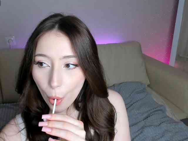 LunBunny, live webcam girl, age 18, from LATVIA, streaming now, aziatische massage, camshow