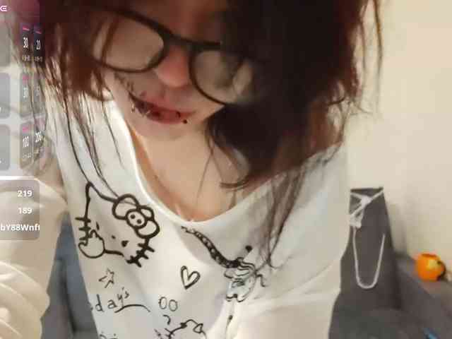 KiraFiren, live webcam girl, age 18, from POLAND, streaming now, camshow, chatten