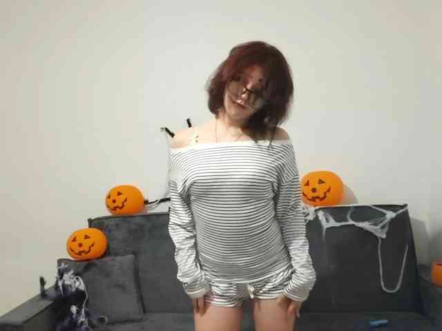 KiraFiren, live webcam girl, age 18, from POLAND, streaming now, camshow, chatten