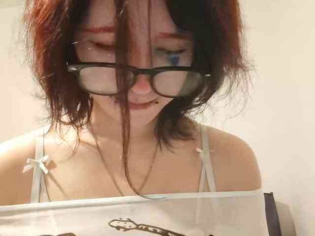 KiraFiren, live webcam girl, age 18, from POLAND, streaming now, camshow, chatten