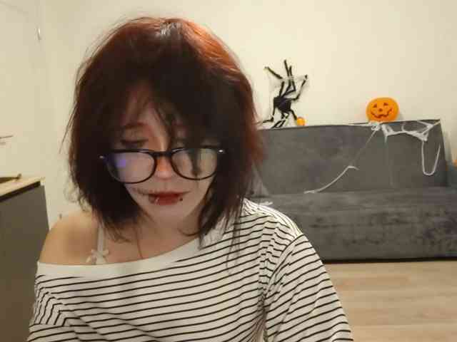 KiraFiren, live webcam girl, age 18, from POLAND, streaming now, camshow, chatten
