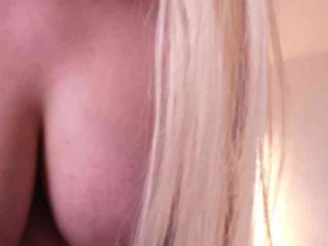 VictoriaDaeva, live webcam girl, age 27, from RUSSIA, streaming now, camshow, chatten