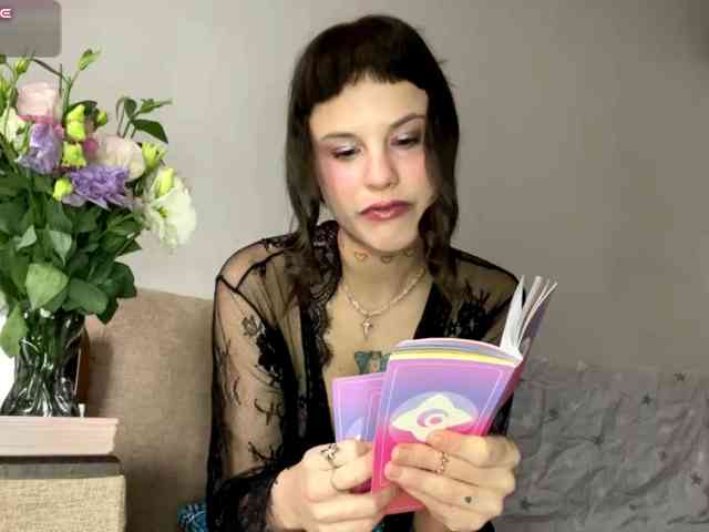 Lilipupp, live webcam girl, age 18, from CZECH REPUBLIC, streaming now, anaal spelen, kontvingeren