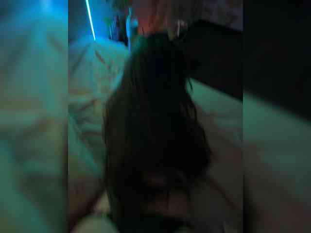 HelloFuck777, live webcam girl, age 18, from Россия, streaming now, ejaculatie, facial