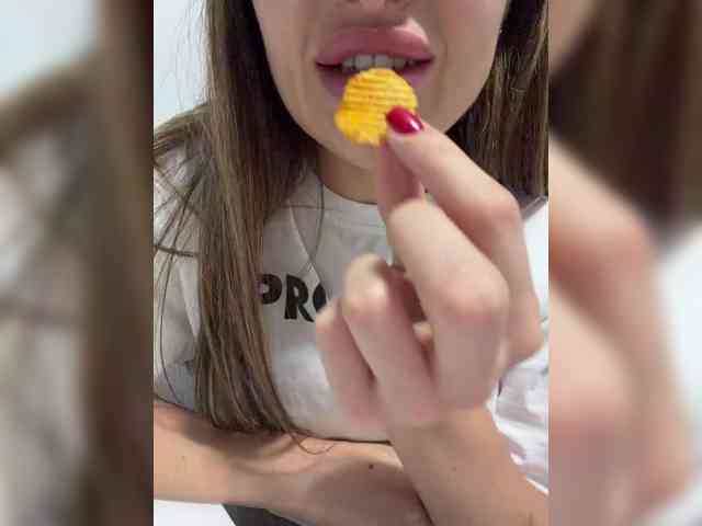 OFELI, live webcam girl, age 27, from Россия, streaming now, pijpbeurt, camshow