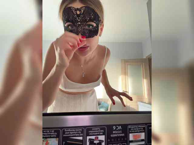 OFELI, live webcam girl, age 27, from Россия, streaming now, pijpbeurt, camshow