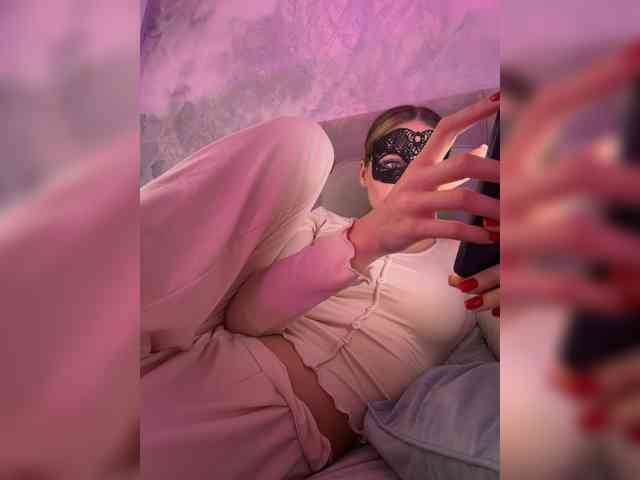 OFELI, live webcam girl, age 27, from Россия, streaming now, pijpbeurt, camshow