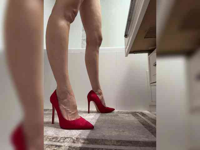 OFELI, live webcam girl, age 27, from Россия, streaming now, pijpbeurt, camshow