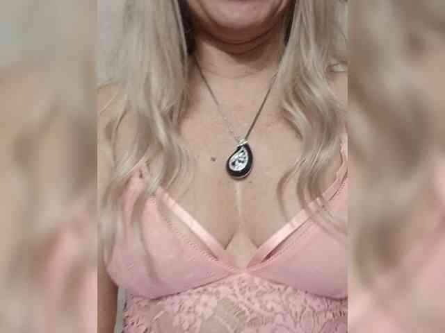Divaya, live webcam girl, age 38, from Россия, streaming now, camshow, chatten