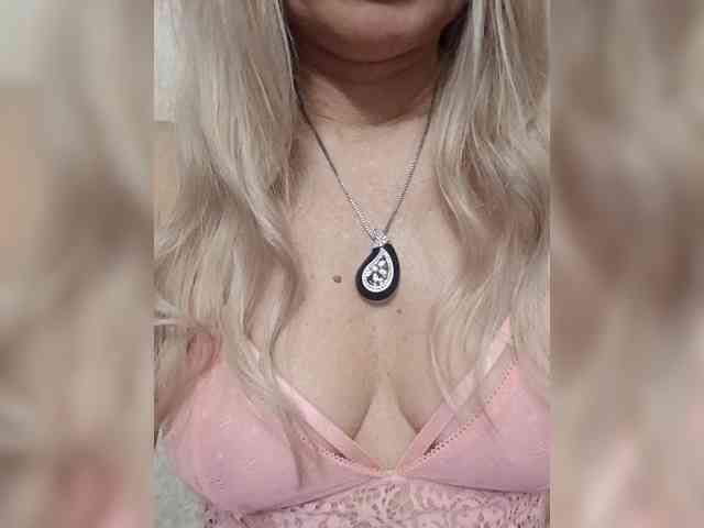 Divaya, live webcam girl, age 38, from Россия, streaming now, camshow, chatten