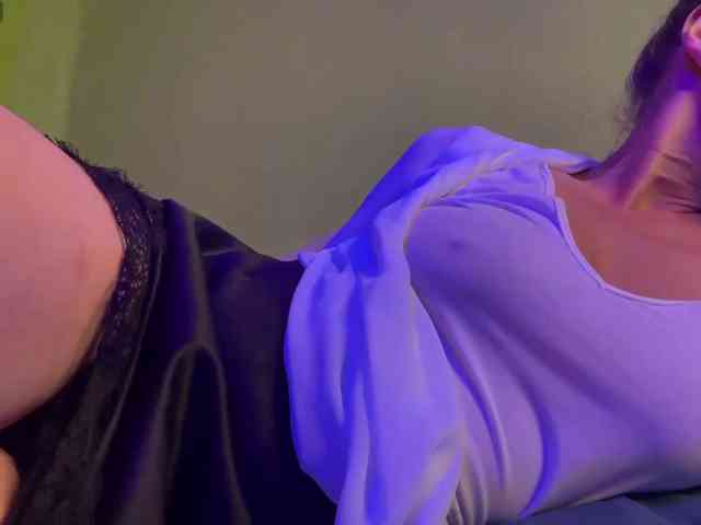 Overshine, live webcam girl, age 38, from POLAND, streaming now, camshow, chatten