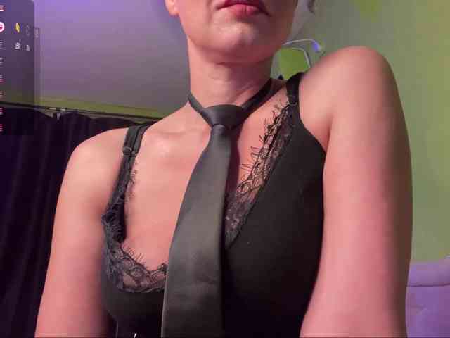 Overshine, live webcam girl, age 38, from POLAND, streaming now, camshow, chatten