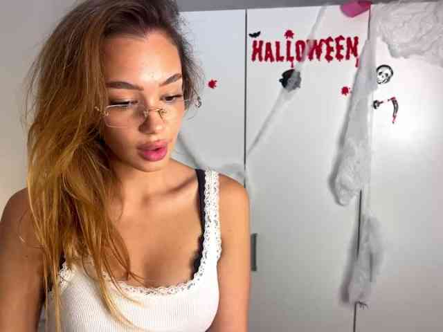 TinaYuzuki, live webcam girl, age 19, from POLAND, streaming now, pijpbeurt, chatten