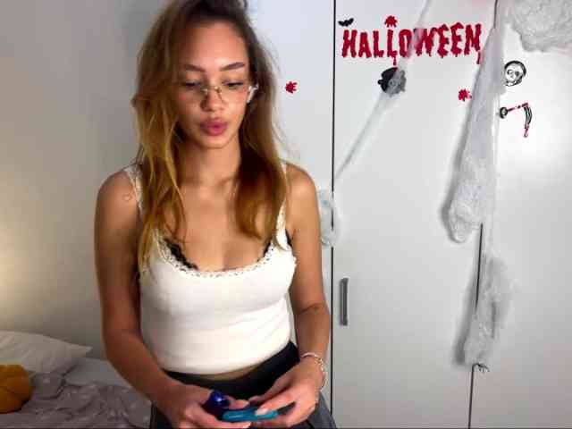 TinaYuzuki, live webcam girl, age 19, from POLAND, streaming now, pijpbeurt, chatten