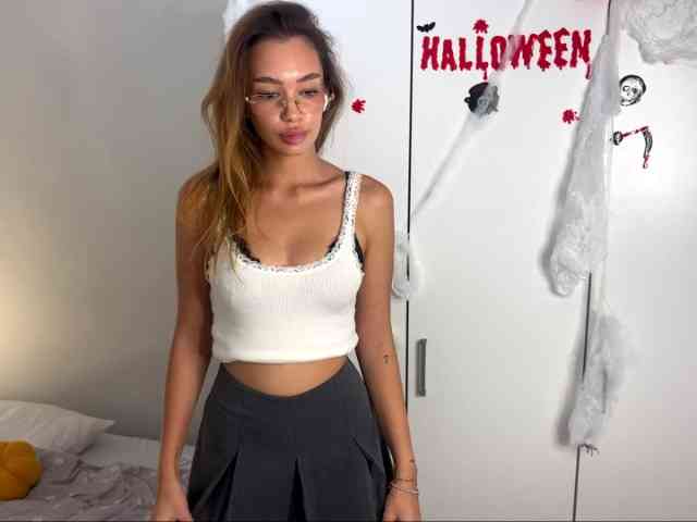 TinaYuzuki, live webcam girl, age 19, from POLAND, streaming now, pijpbeurt, chatten