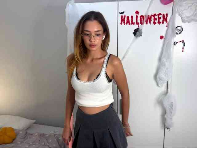TinaYuzuki, live webcam girl, age 19, from POLAND, streaming now, pijpbeurt, chatten